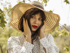 NicoleMun - female with black hair webcam at LiveJasmin