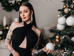 NicolePurton - female with brown hair webcam at LiveJasmin