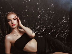 NicoleQueens - blond female webcam at LiveJasmin