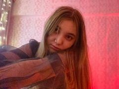 NidiaHeagy - female with brown hair and  big tits webcam at LiveJasmin