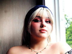 NinaBloomie from LiveJasmin