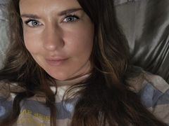 NinaLavoie - female webcam at LiveJasmin