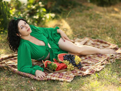 NinaStane - female with black hair webcam at LiveJasmin