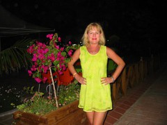 lovelyMOM - blond female with  big tits webcam at LiveJasmin