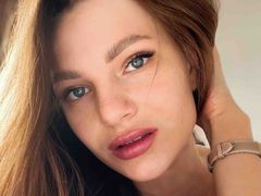 NoelleCamelia - female with brown hair webcam at LiveJasmin