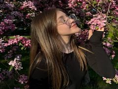 OctaviaDeep - female with brown hair webcam at LiveJasmin