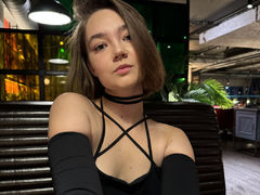 OdelinaHerrin - female with brown hair webcam at LiveJasmin