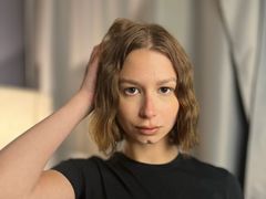 OdelindaBradway - female with brown hair webcam at LiveJasmin