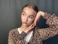 OdelindaGill - female with brown hair webcam at LiveJasmin