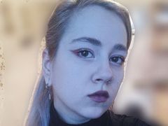 OdellaClutter from LiveJasmin