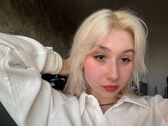 OdetteBoustead - blond female webcam at LiveJasmin