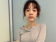 OdiliaCornwall - female with brown hair webcam at LiveJasmin