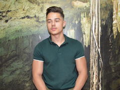 MuscleAndy - male webcam at xLoveCam