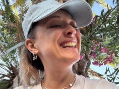 OlesyaLissian from LiveJasmin