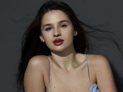 OliviaBlackwood - female with brown hair and  big tits webcam at LiveJasmin