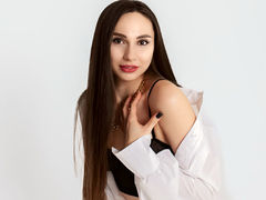 OliviaFlorr - female with brown hair webcam at LiveJasmin