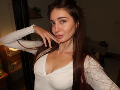 OliviaHardie - female with brown hair and  big tits webcam at LiveJasmin