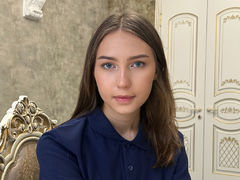 OliviaLai - female with brown hair webcam at LiveJasmin