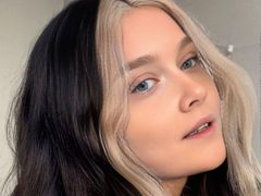 OliviaLaurenses - female with brown hair and  big tits webcam at LiveJasmin