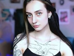 OliviaNortons - female with brown hair webcam at LiveJasmin