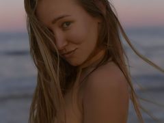 OliviaNymphe - blond female webcam at LiveJasmin