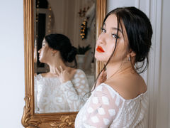 OliviaWeil - female with brown hair webcam at LiveJasmin