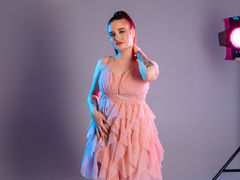 OliviaWeil - female with brown hair webcam at LiveJasmin