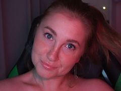 OllyJohnson - female with red hair webcam at LiveJasmin