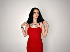 OpheliaPolonius - female with brown hair webcam at LiveJasmin