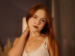 OraEnderson - female with brown hair webcam at LiveJasmin