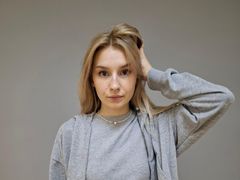 OzellMcmahon from LiveJasmin