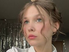 OzellaDevere from LiveJasmin