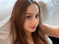 PaigeAbbott - blond female webcam at LiveJasmin