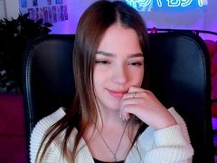 PamBeesly - female with brown hair webcam at LiveJasmin