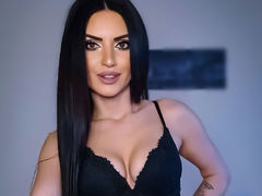 PaolaPaola - female with black hair webcam at LiveJasmin