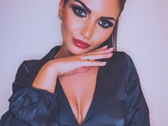 PaolaPaola - female with black hair webcam at LiveJasmin