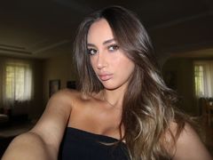 PatrickBade - female with brown hair webcam at LiveJasmin