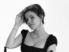 PauletteKaps from LiveJasmin