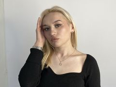 PaulinePedrotti from LiveJasmin