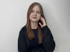 PeaceBigge - female with brown hair webcam at LiveJasmin