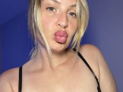 PeachyyBunnyy - female webcam at LiveJasmin