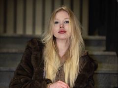 PearlyMiniard from LiveJasmin