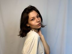 PetraChubb - female with brown hair webcam at LiveJasmin