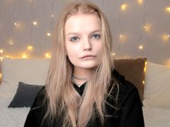 PetrinaKoehl - blond female webcam at LiveJasmin