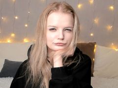 PetrinaKoehl - blond female webcam at LiveJasmin