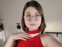 MaeExcell - female with brown hair webcam at LiveJasmin