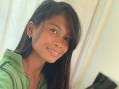 PiaraMint - female with black hair webcam at LiveJasmin