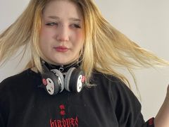 PilarVanhee from LiveJasmin