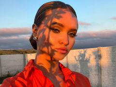 PolinaRoman - blond female webcam at LiveJasmin