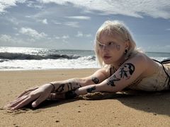 SexyPollyPeterson - blond female with  big tits webcam at ImLive